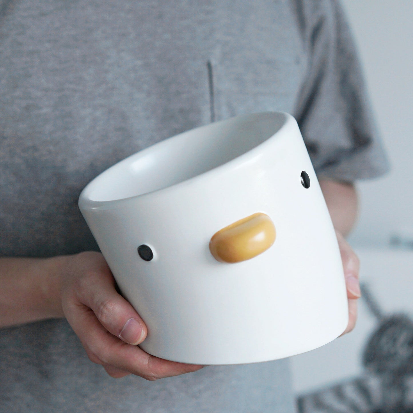 Ceramic Elevated Chick Cat Bowl, 12 Degree Angle