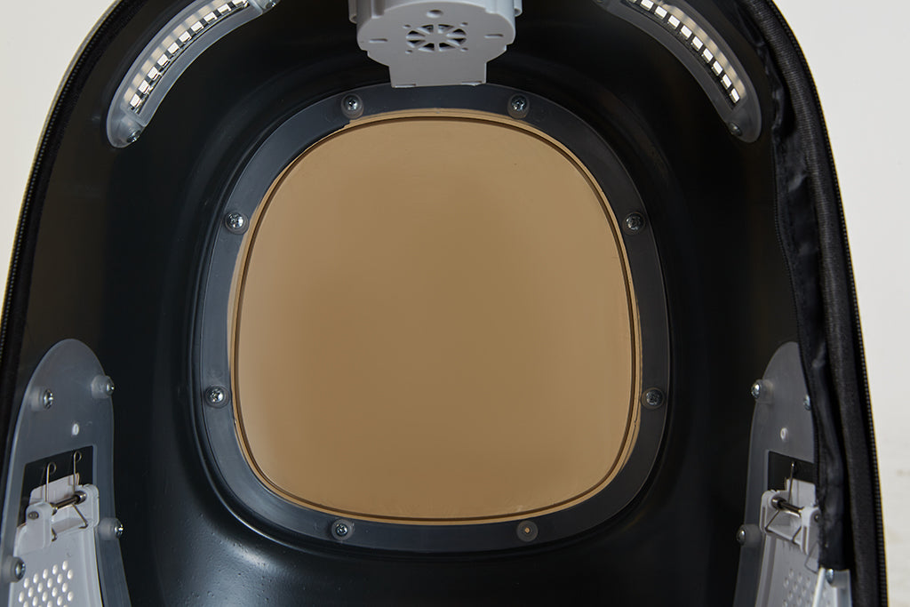 Pet bag with UV-proof case and internal