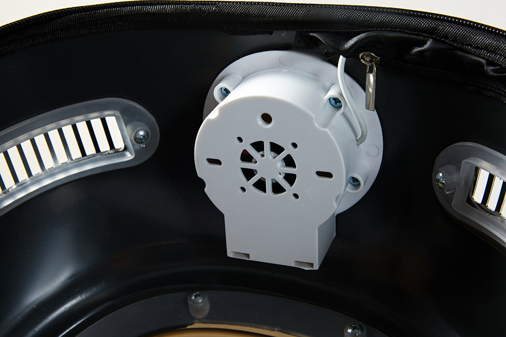 Pet bag with UV-proof case and internal