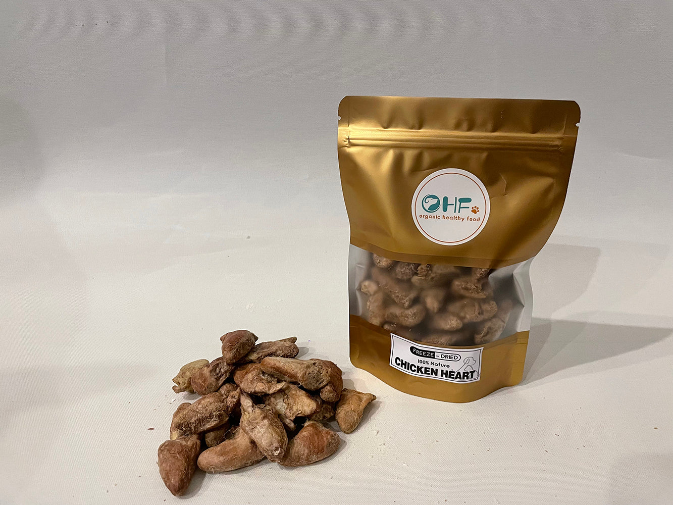 Premium Freeze-Dried Pet Food: Chicken Heart, Neck, Green Lipped Mussels, & Egg Yolk Flavors